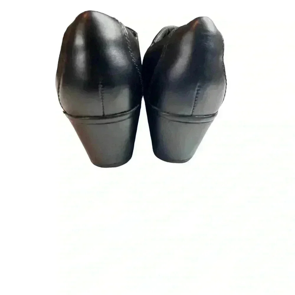 CLARKS CASUAL SLIP-ON WORK LOAFERS•SIZE 7•BLACK GENUINE LEATHER •GREAT C…